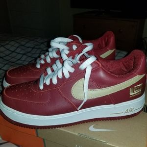 Maroon and beige AF1S